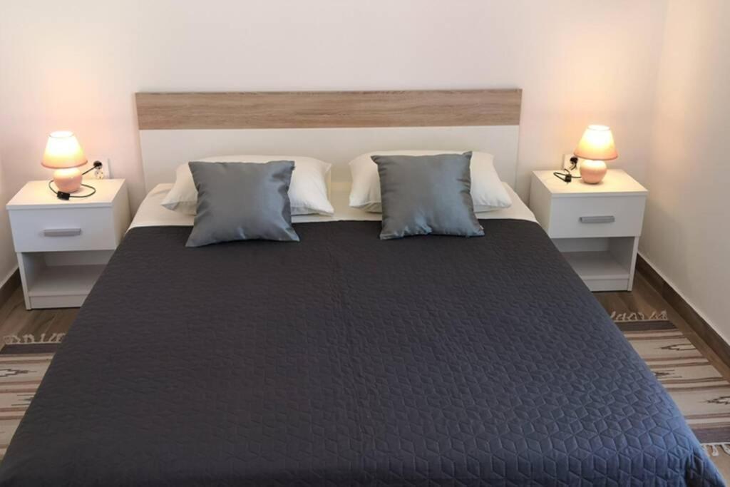 Apartment Vesna For 2, Free Parking And Wi-Fi Пула Екстер'єр фото